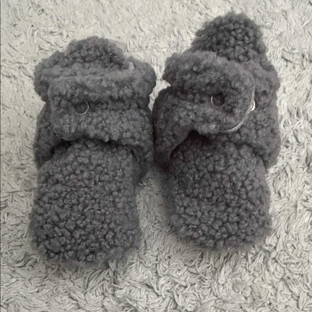 Soft Gray Kids bootiez